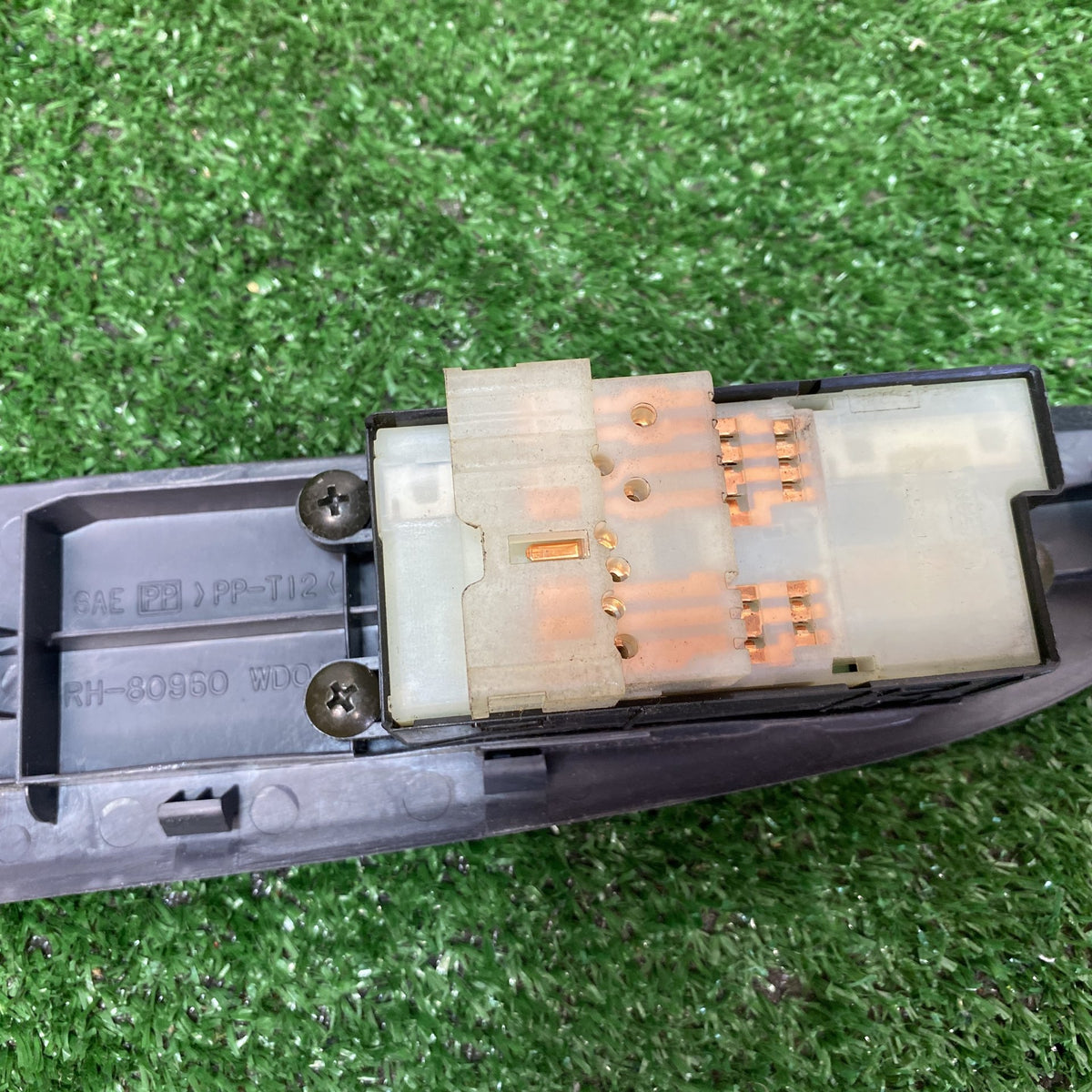 2005 Nissan AD - Master Power Window Switch PN: See photos