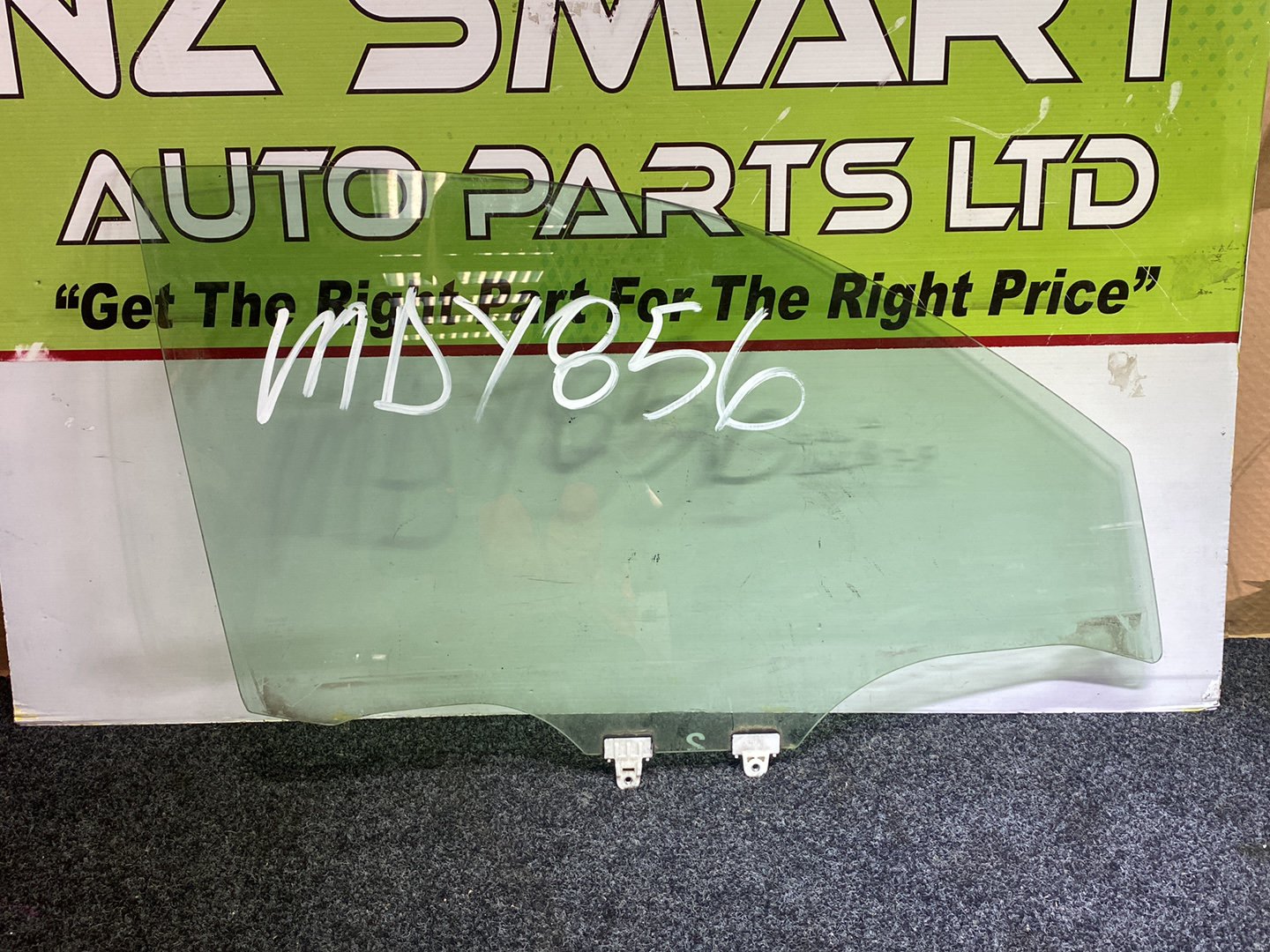 2010 Nissan March - Right Front Door Glass PN: Tint Number M2E2
