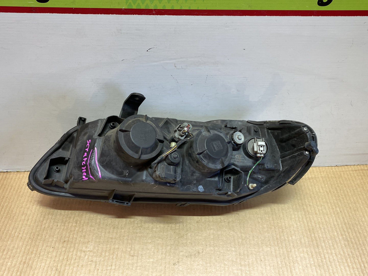2005 Nissan Pulsar - Right Headlight PN: Koito 100-16390