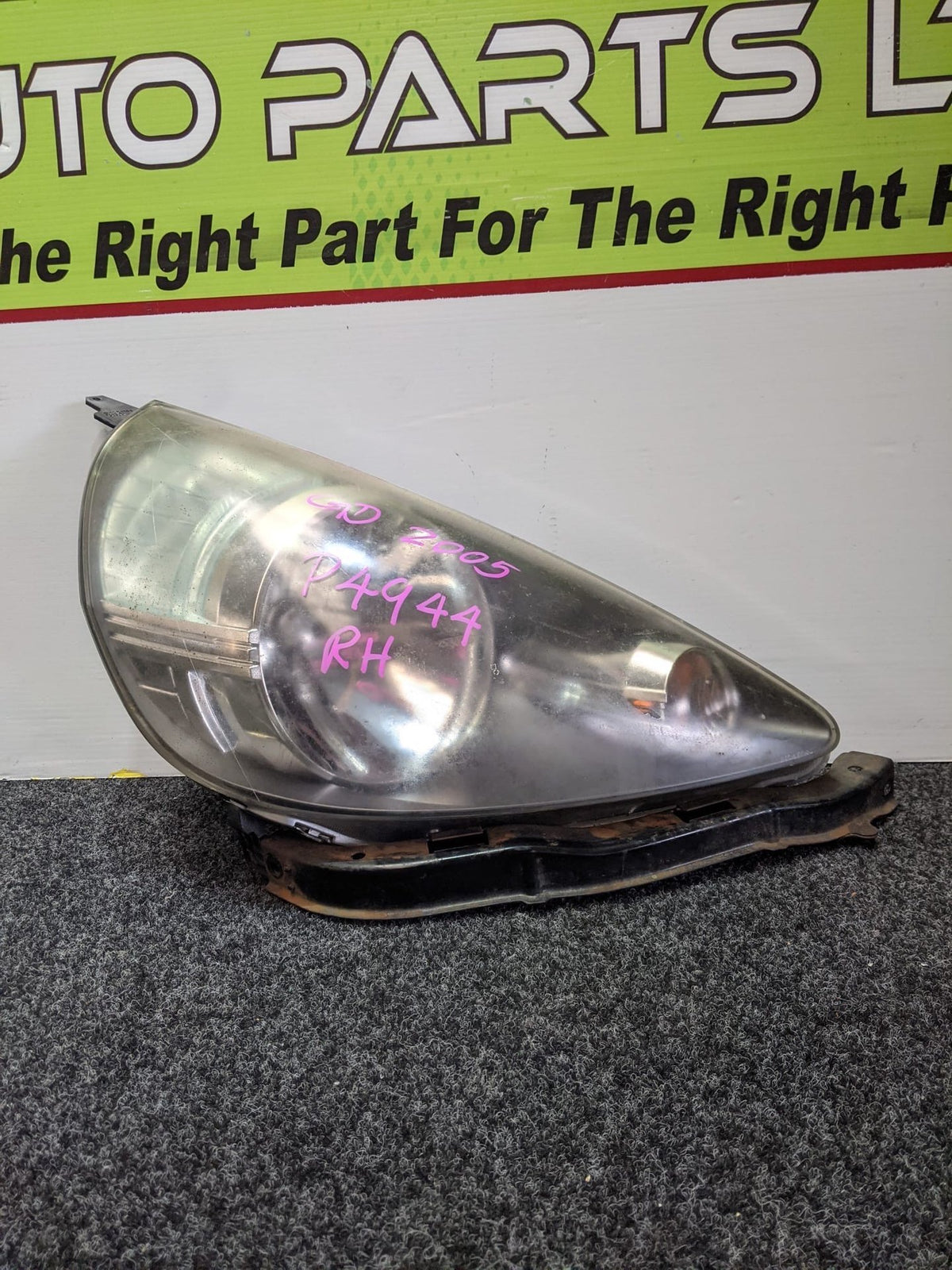 2005 Honda Fit - Right Headlight PN: P4944 standard