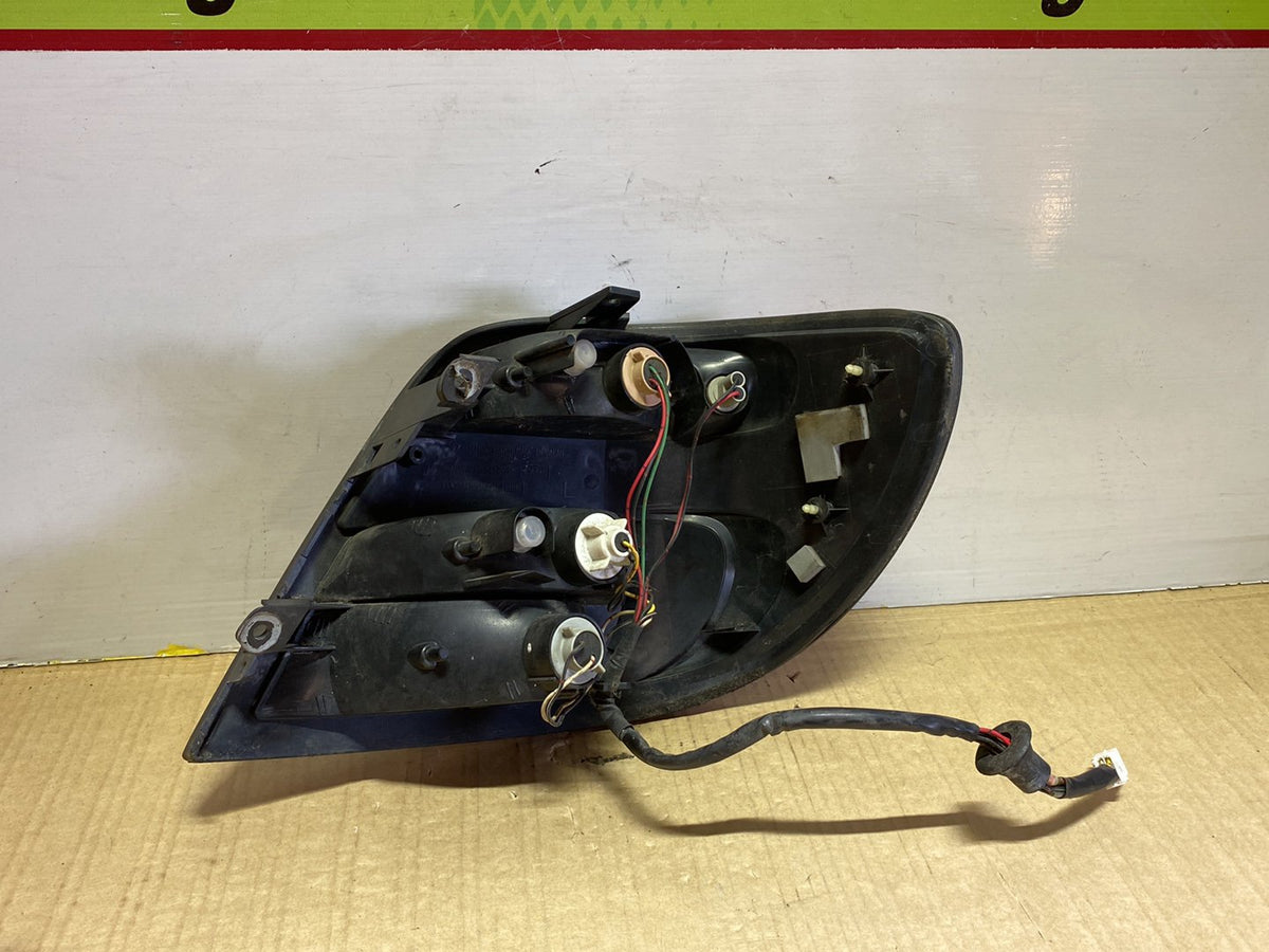 2002 Subaru Impreza GG2 - Left Taillight PN: SAE AIP2RST 99D01