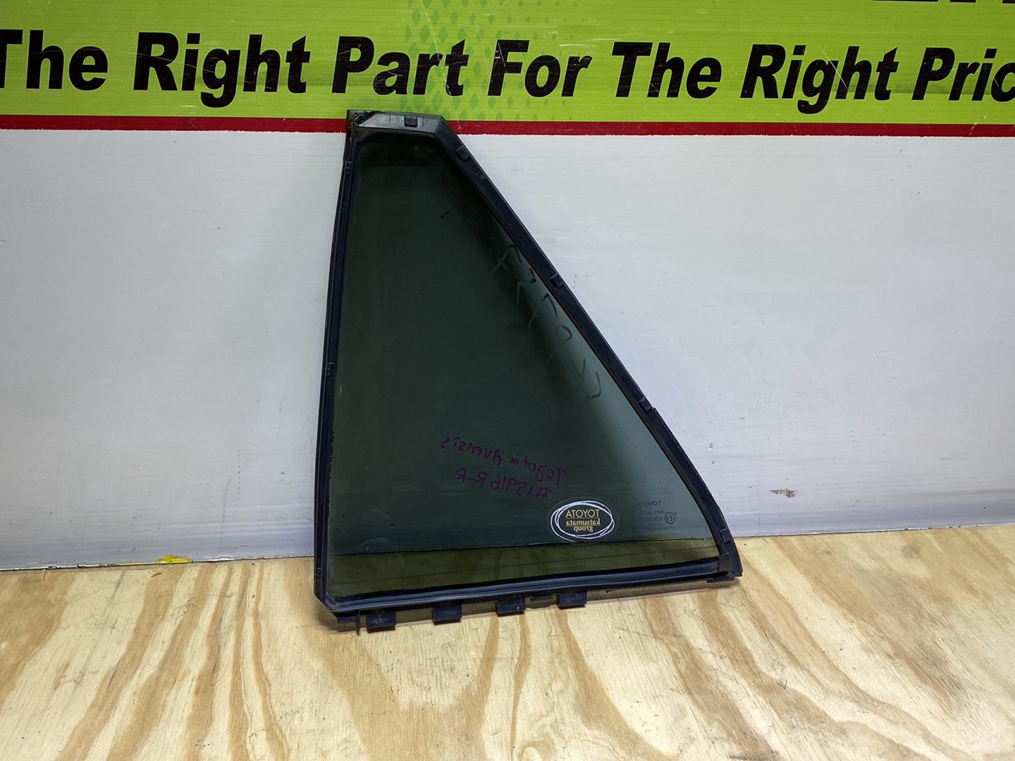 2003 Toyota Avensis AZT250 - Right Rear Quarter Door Glass