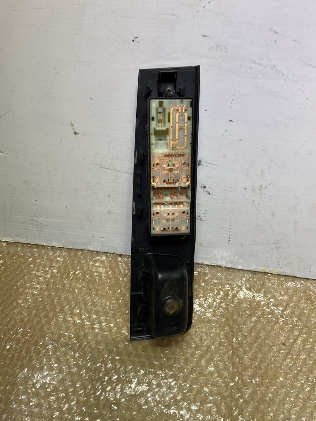 2009 Mazda Familia VY12 - Master Power Window Switch PN: 1N1466350