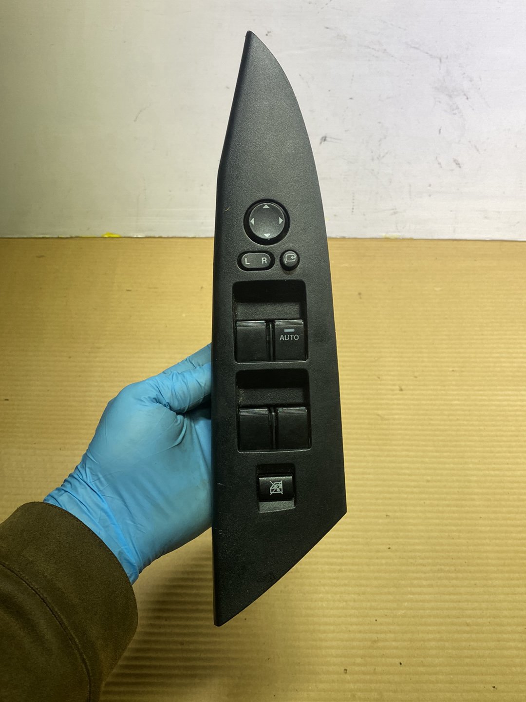 2010 Mazda Axela- Master Power Window Switch PN: