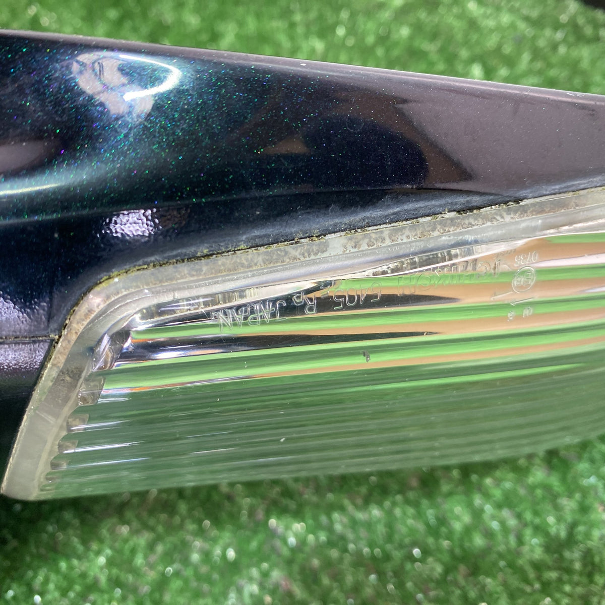 2004 Nissan Elgrand - Right Door Mirror PN: 7 wires
