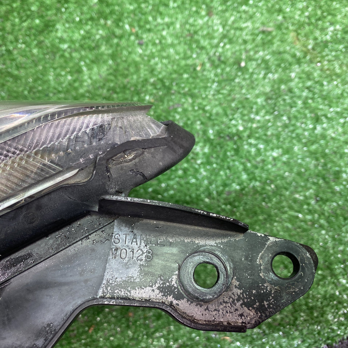 2011 Mazda Demio - Right Headlight PN: Auto Adjust/ Non Hid/ STANLEY W0128
