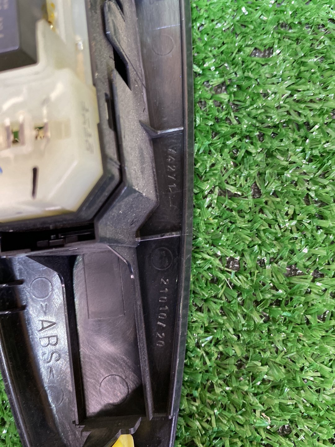 2002 Used Toyota Caldina - Right Rear Window Switch PN: 7427121020