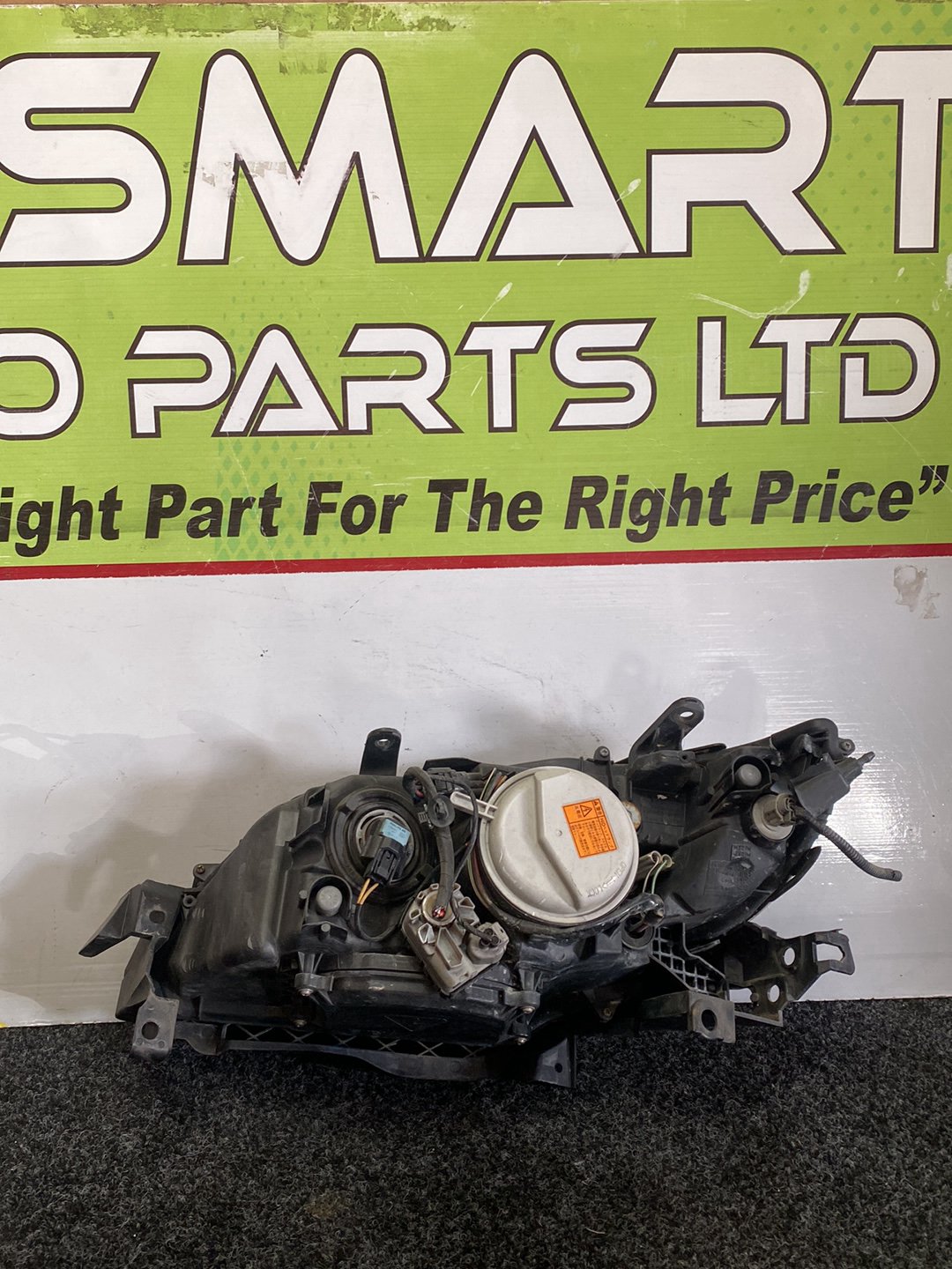2006 Subaru Outback- Left Headlight PN:
