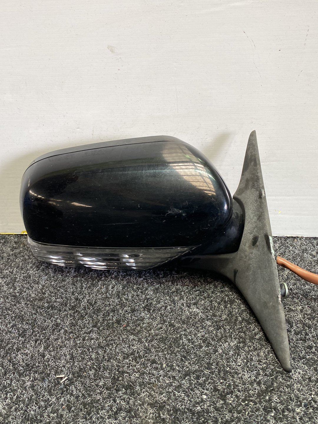 Subaru Legacy - Right Door Mirror PN: vc02-015