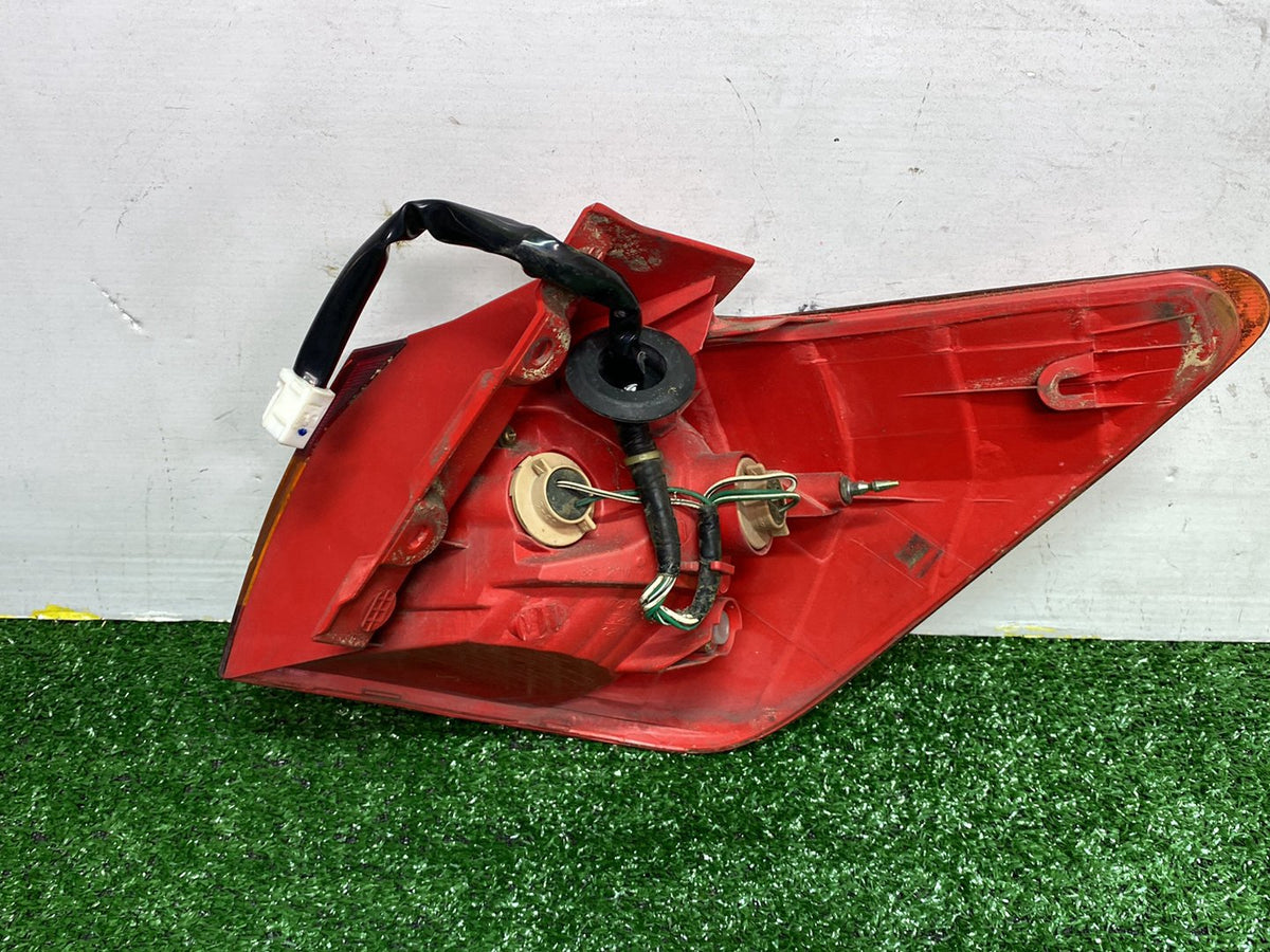 2002 Used Toyota Caldina - Left Taillight PN: 21-57