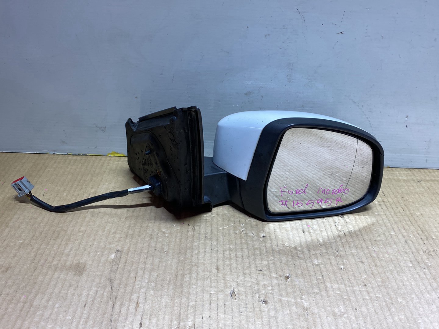 2011 Ford Mondeo - Right Door Mirror PN: 6 wires