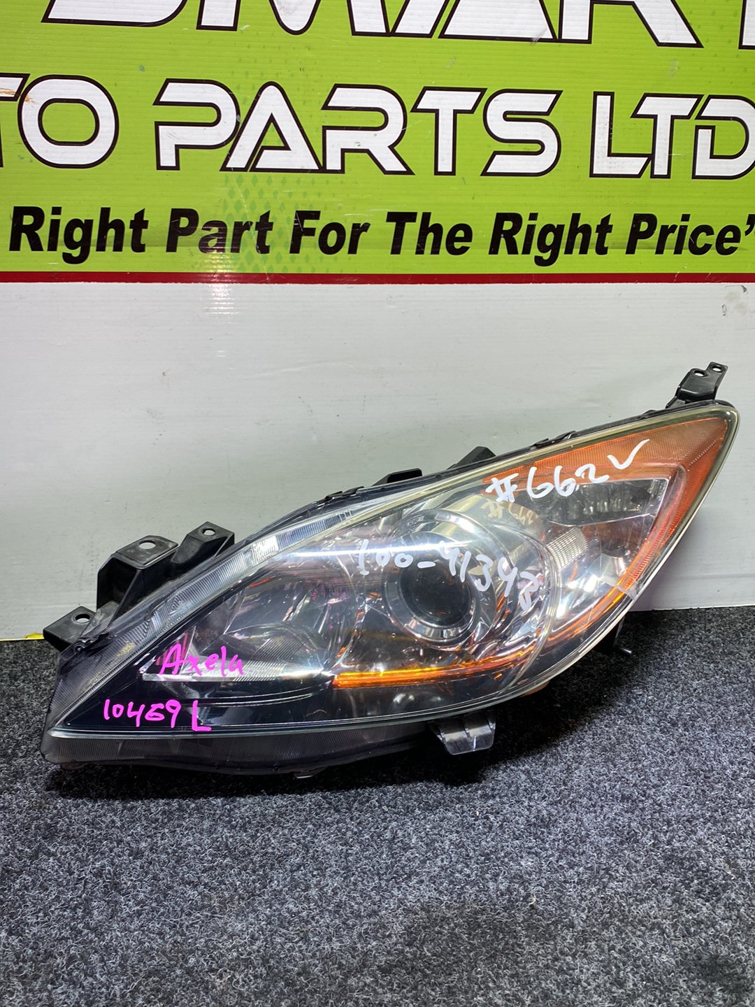 2010 Mazda Axela - Left Headlight Manual Adjust/ Non Hid/ Koito 100-41343