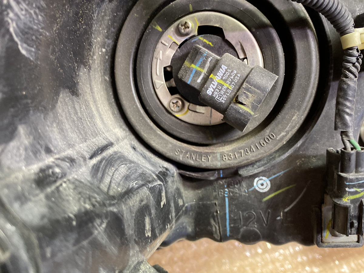 2014 Honda Accord - Left Headlight PN: STANLEY 8317341600