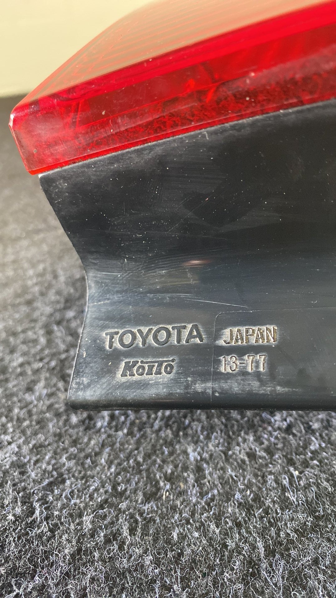 2005 Toyota Corolla - Left Taillight PN: 13-77 F/Lift H/B type