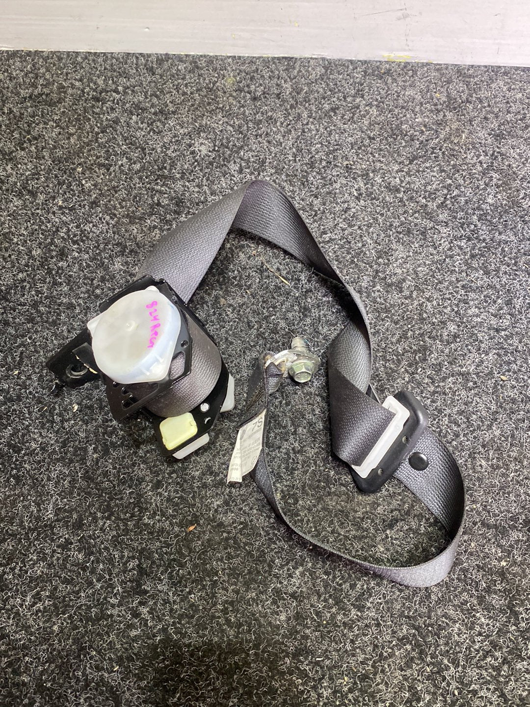 2006 Nissan Fuga Y50 - Left Rear Seat Belt PN: Model No TK-AB2-G1938