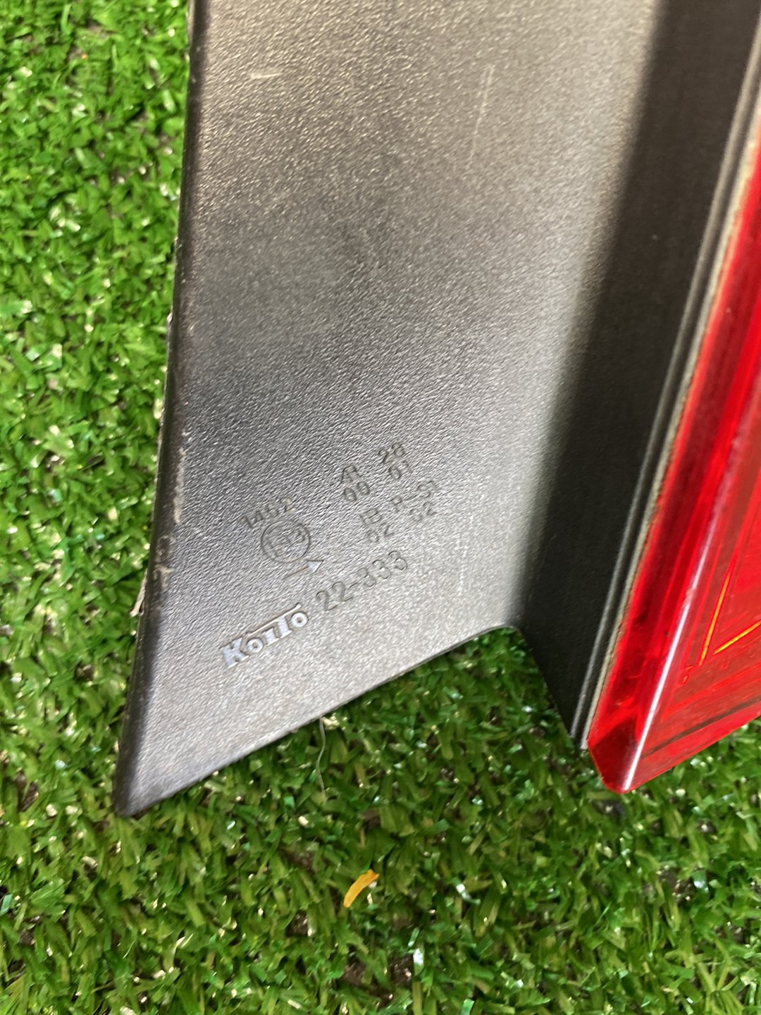 2005 Used Toyota Mark X - Right Taillight PN: 22-333