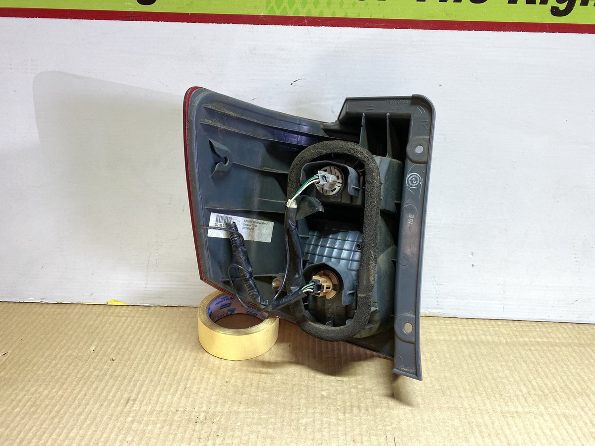 2004 Toyota Alphard - Right Taillight PN: KOITO 58-5/ 8155158020