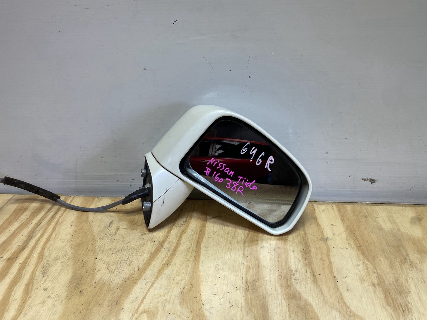 2010 Nissan Tiida SC11 - Right Door Mirror PN: 5 wires