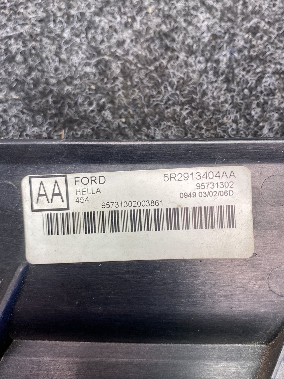 2008 Ford Falcon - Right Taillight PN: 5R2913404AA
