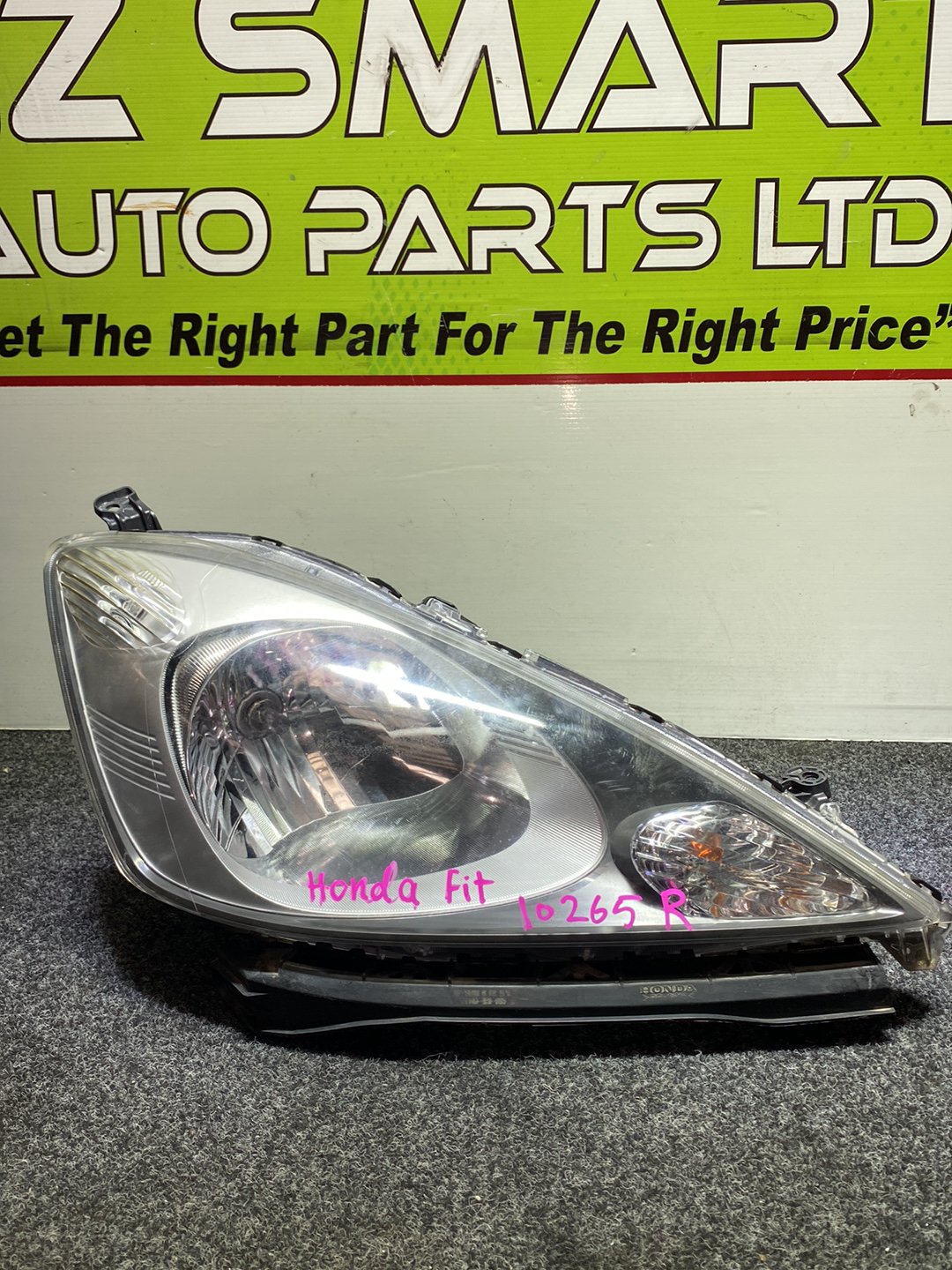 2008 Honda Fit - Right Headlight PN: Stanley P6865