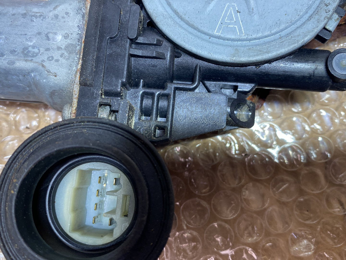 2006 Used Toyota Wish - Right Rear Window Regulator/Motor PN: 6980368010