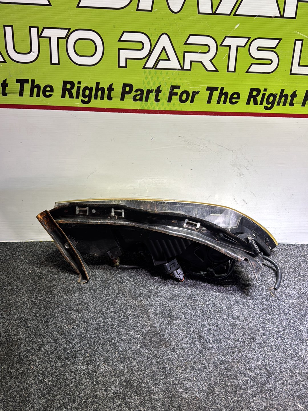 2005 Honda Civic - Left Headlight PN: STANLEY P5476