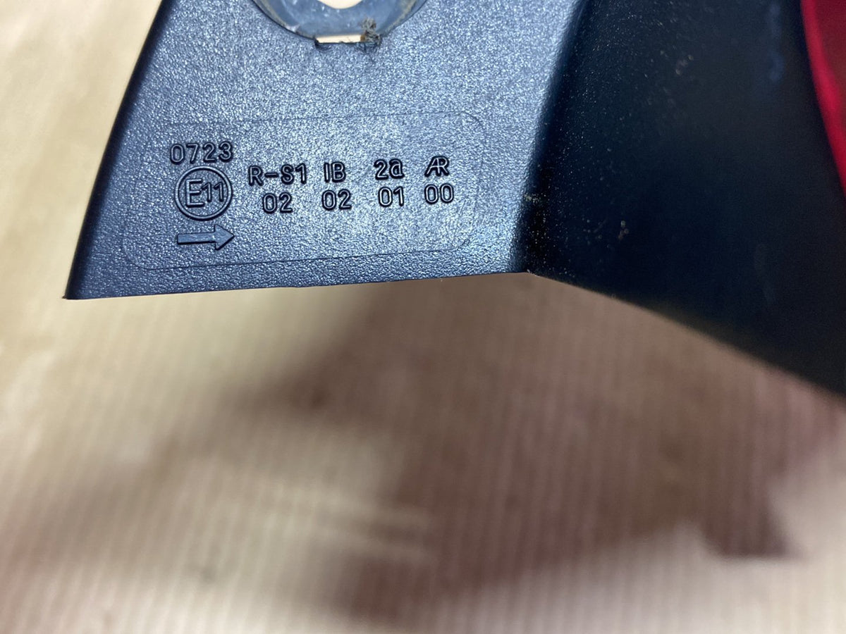 2004 Honda Odyssey RB1 - Right Taillight PN: see photo
