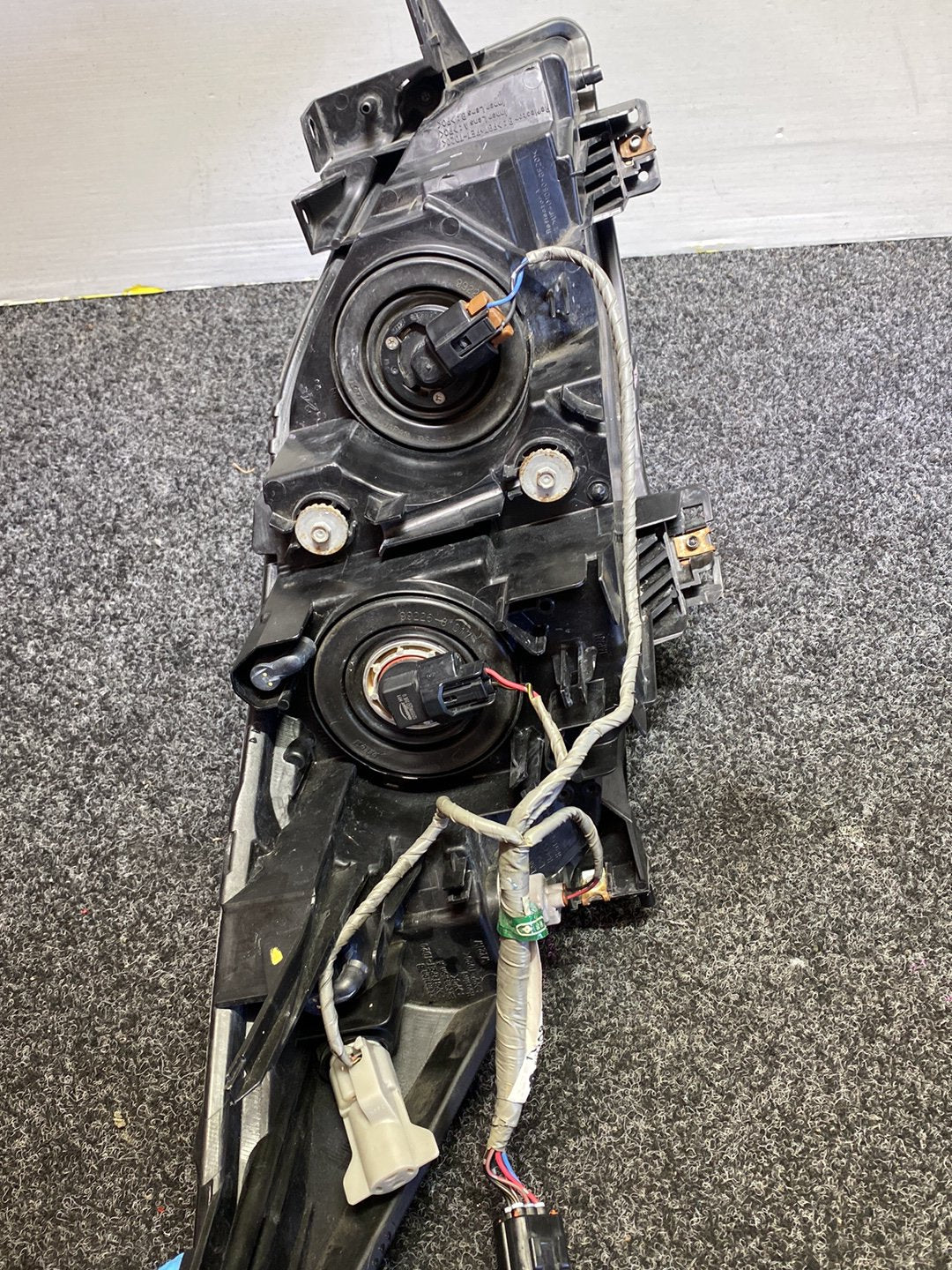 2010 Mazda Axela - Left Headlight Manual Adjust/ Non Hid/ Koito 100-41343