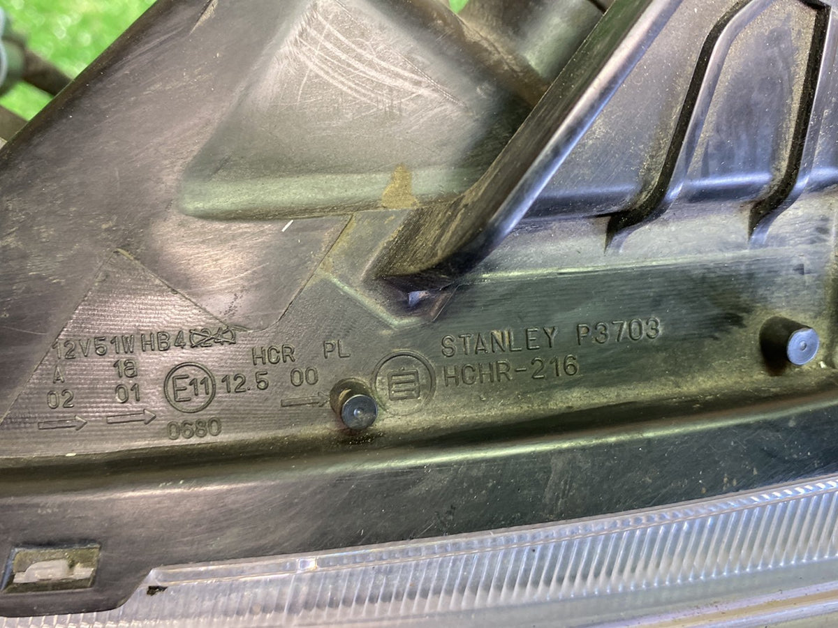 2004 Honda Civic - Left Headlight PN: STANLEY P3703