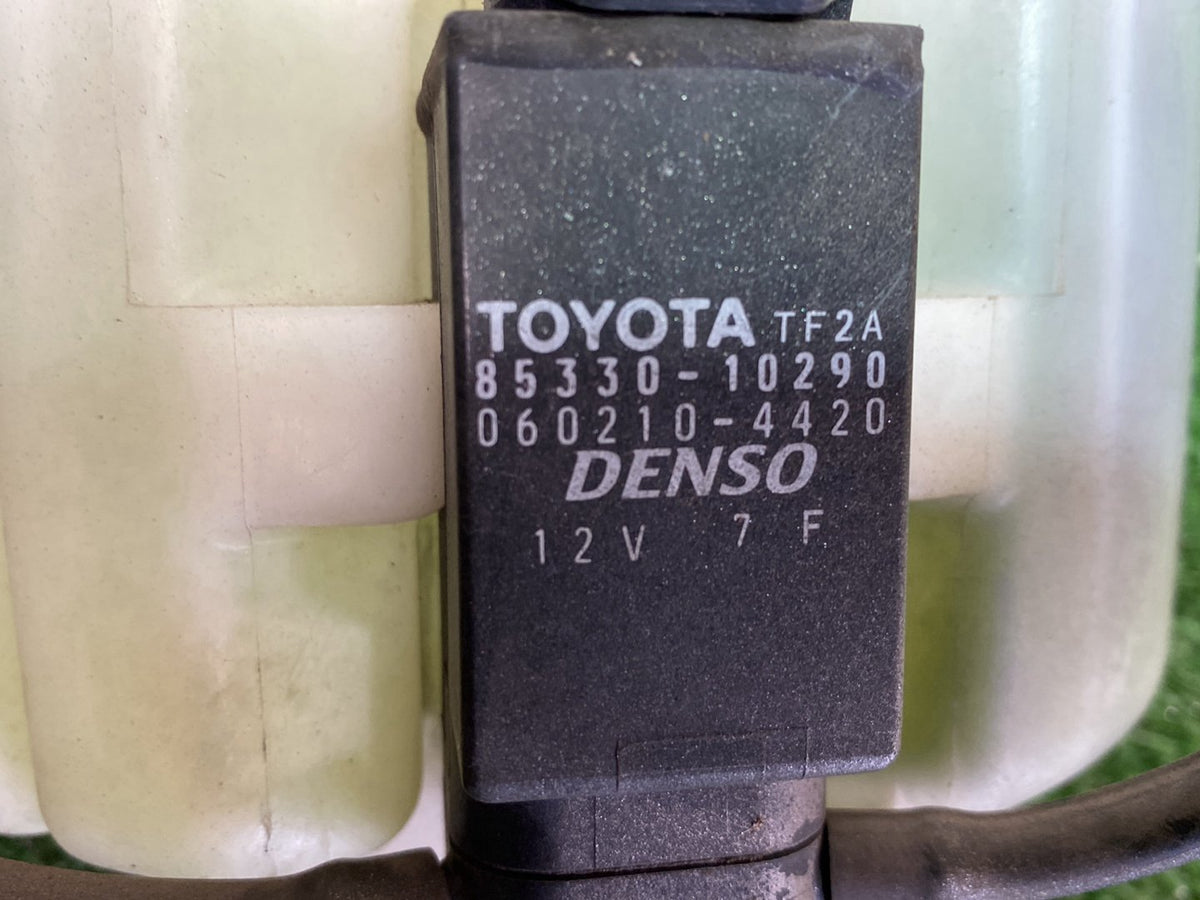 2005 Used Toyota Ist NCP60 - Washer Bottle PN: 8531530380