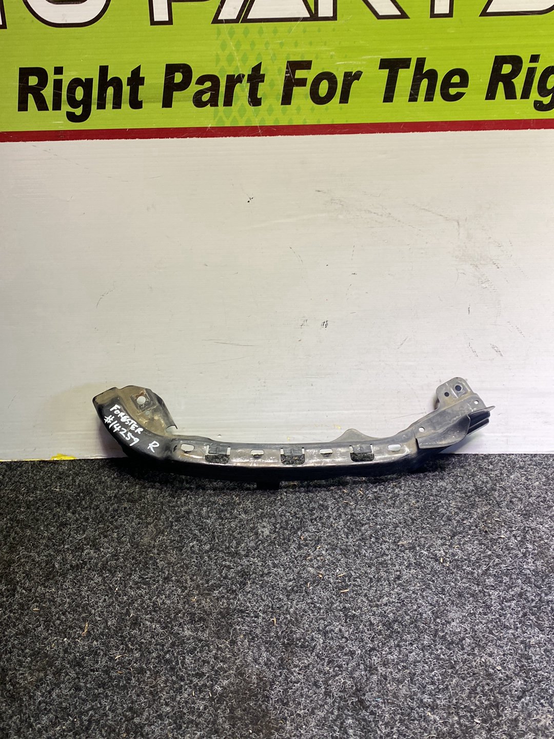 2006 Subaru Forester - Right Headlight Bracket