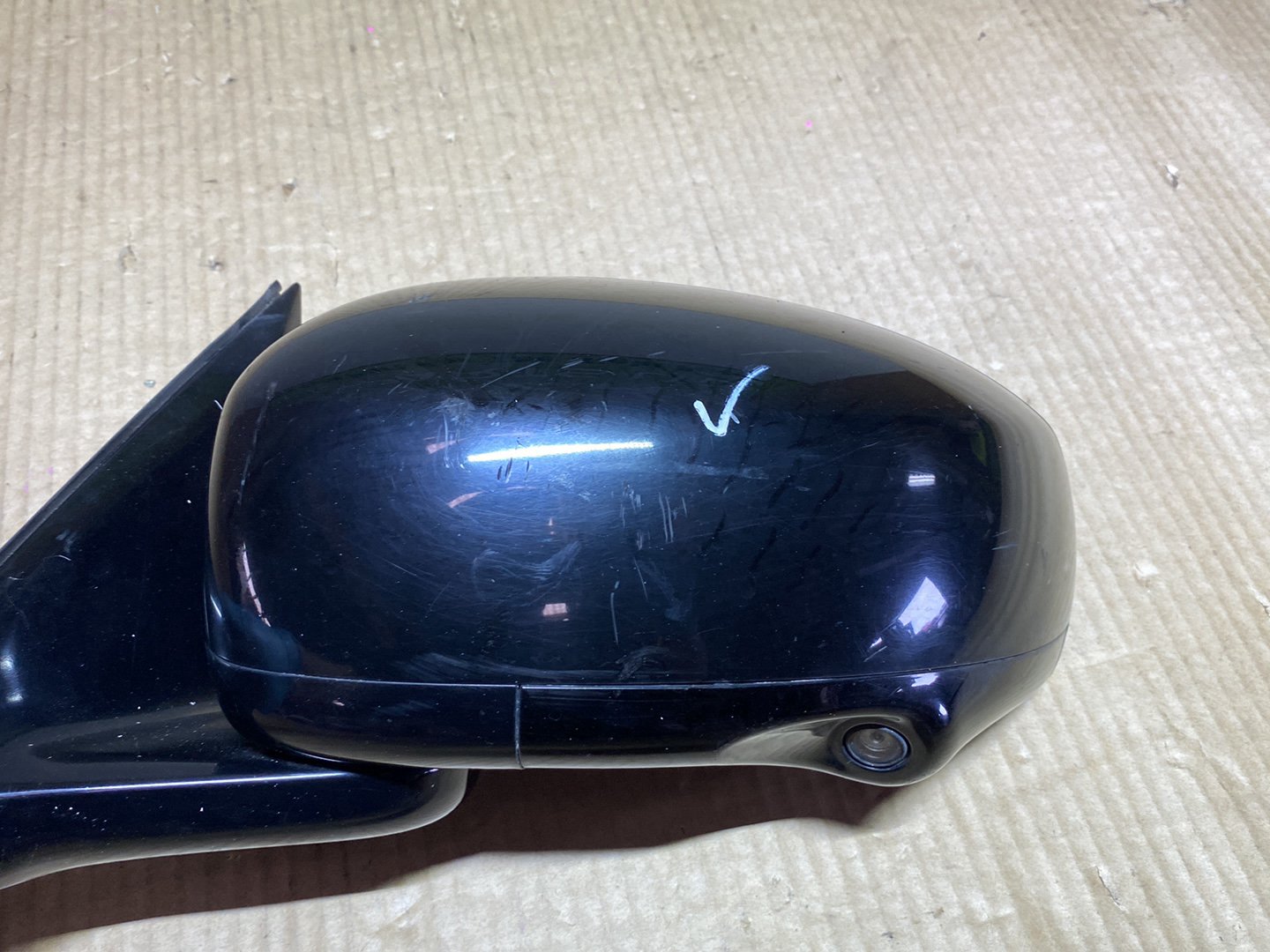 2006 Nissan Fuga Y50 - Left Door Mirror PN: 13 wires / camera type