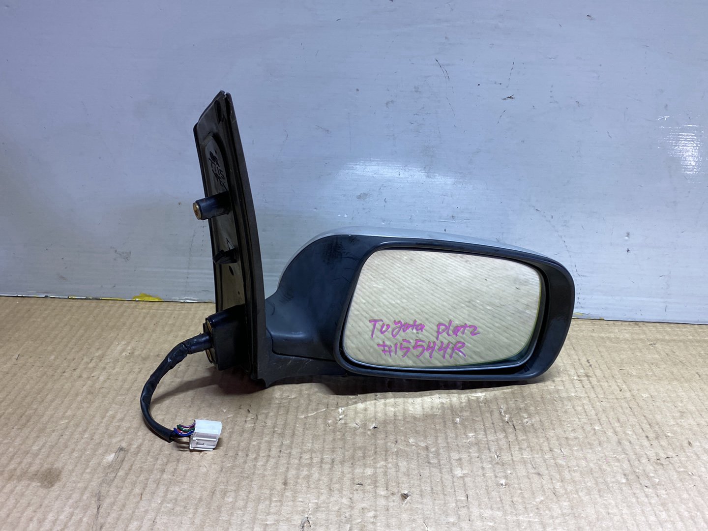 2000 Toyota Platz NCP12 - Right Door Mirror PN: 7 wires