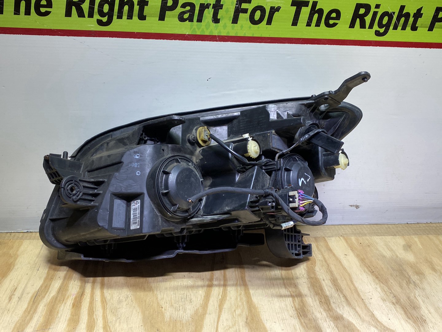 2013 Holden Captiva - Right Headlight