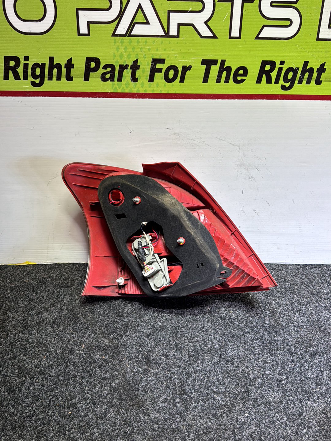 2006 Toyota Vitz - Right Taillight PN: KOITO 52-142
