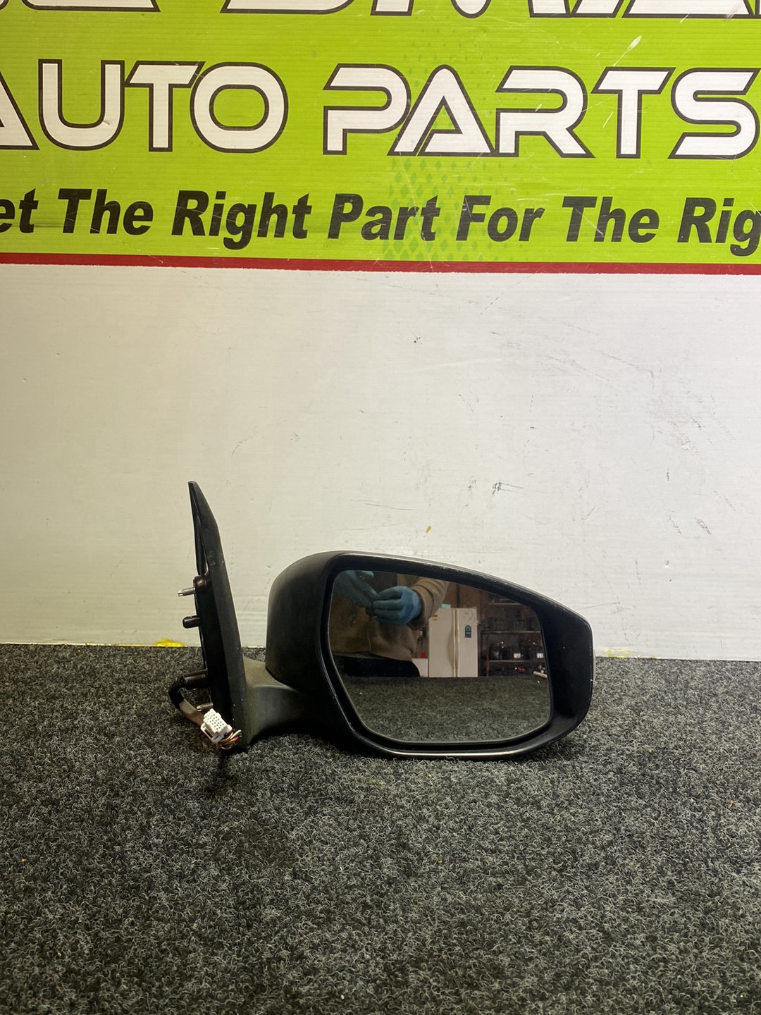 2013 Nissan Leaf - Right Door Mirror PN: 9 wires