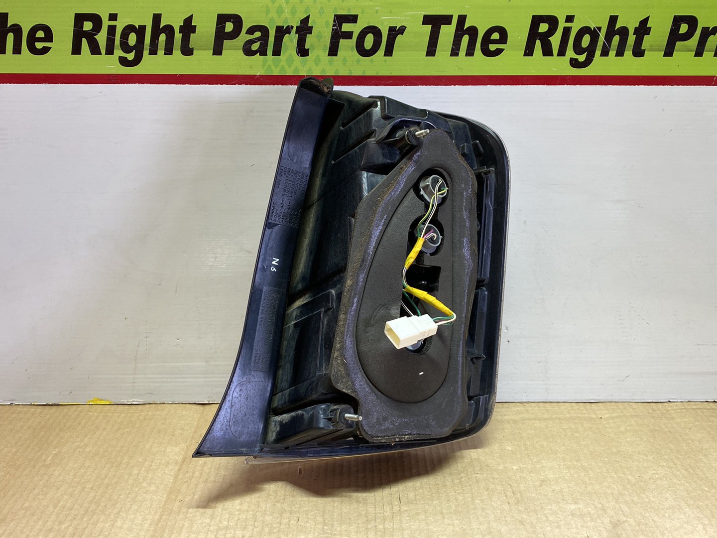 2005 Used Toyota Prius NHW20 - Left Taillight PN: STANLEY 47-13