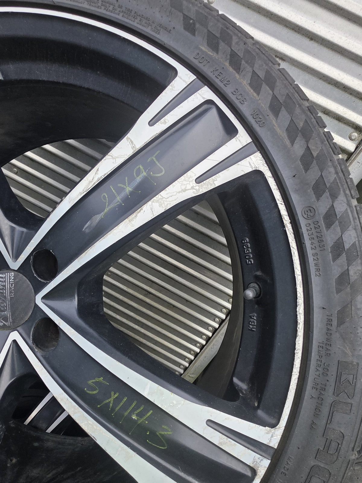 Mag Wheel Set PN: Stud Pattern 5x114.3/ Wheel Size 21x9JJ/ Offset 38