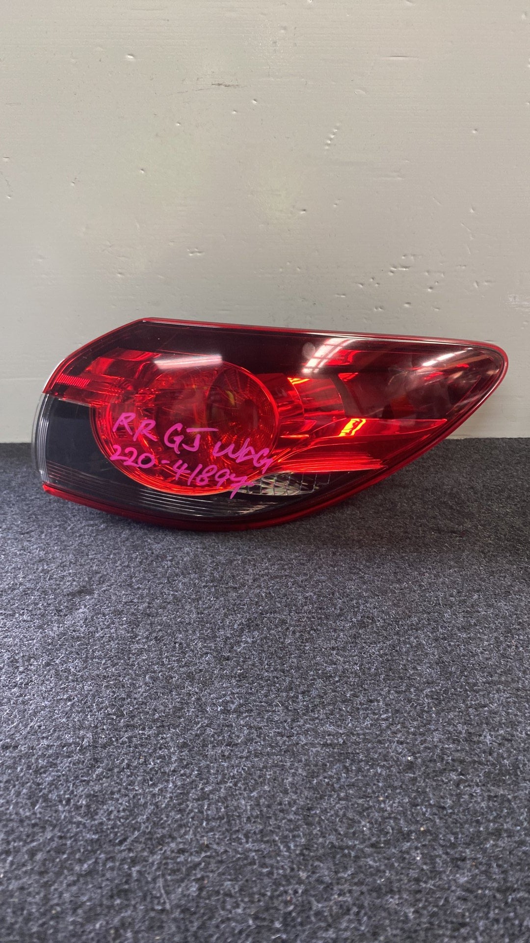2013 Mazda Atenza - Right Taillight PN: 220-41897 Wagon