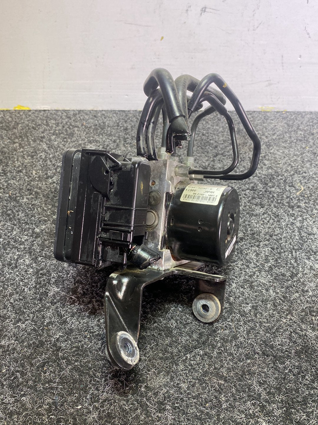 2010 Mazda Axela BL5FW - ABS Pump