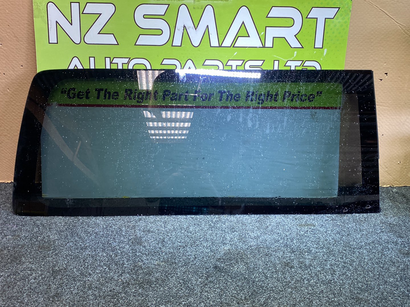 2006 Toyota Hiace - Right Rear Cargo Glass PN: Tint Number M2L3