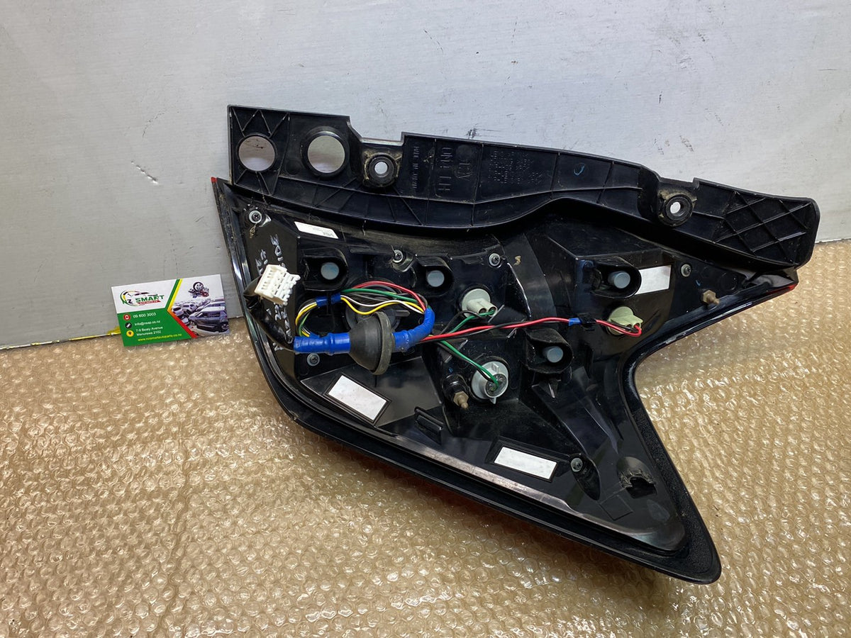 2013 Nissan Note - Left Taillight PN: D202