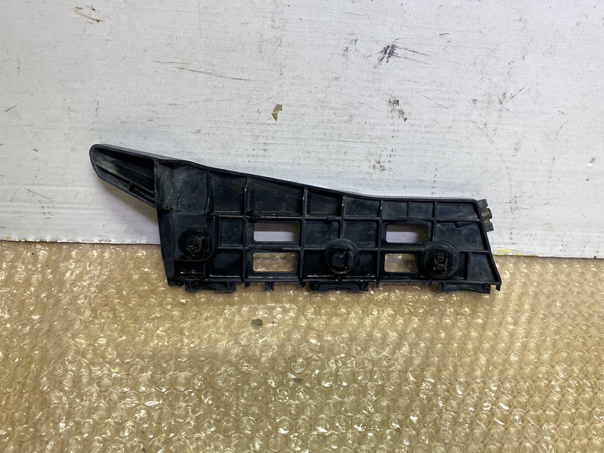 2009 Used Toyota Prius - Left Front Bumper Retainer PN: 5211647040