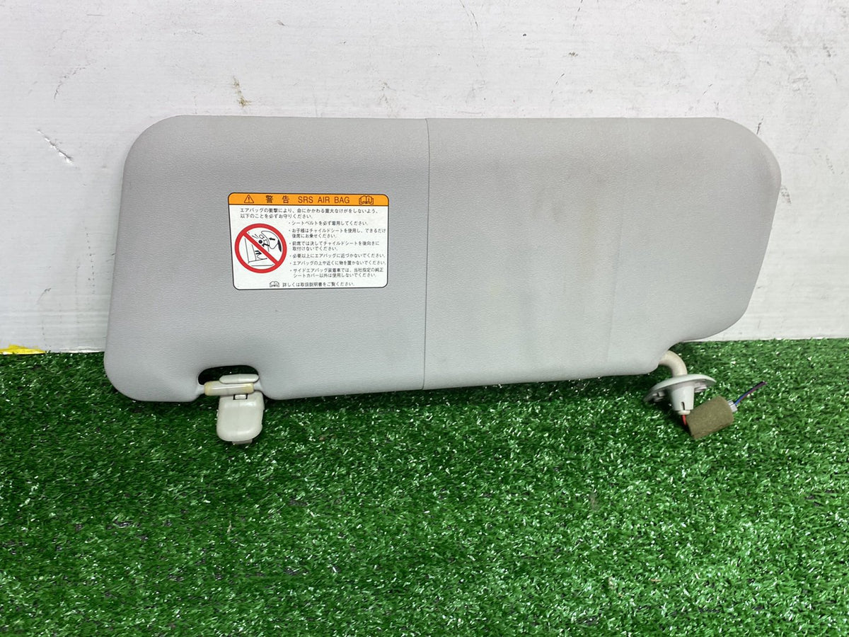 2007 Mazda Verisa - Right Sun Visor PN: D46169270A77