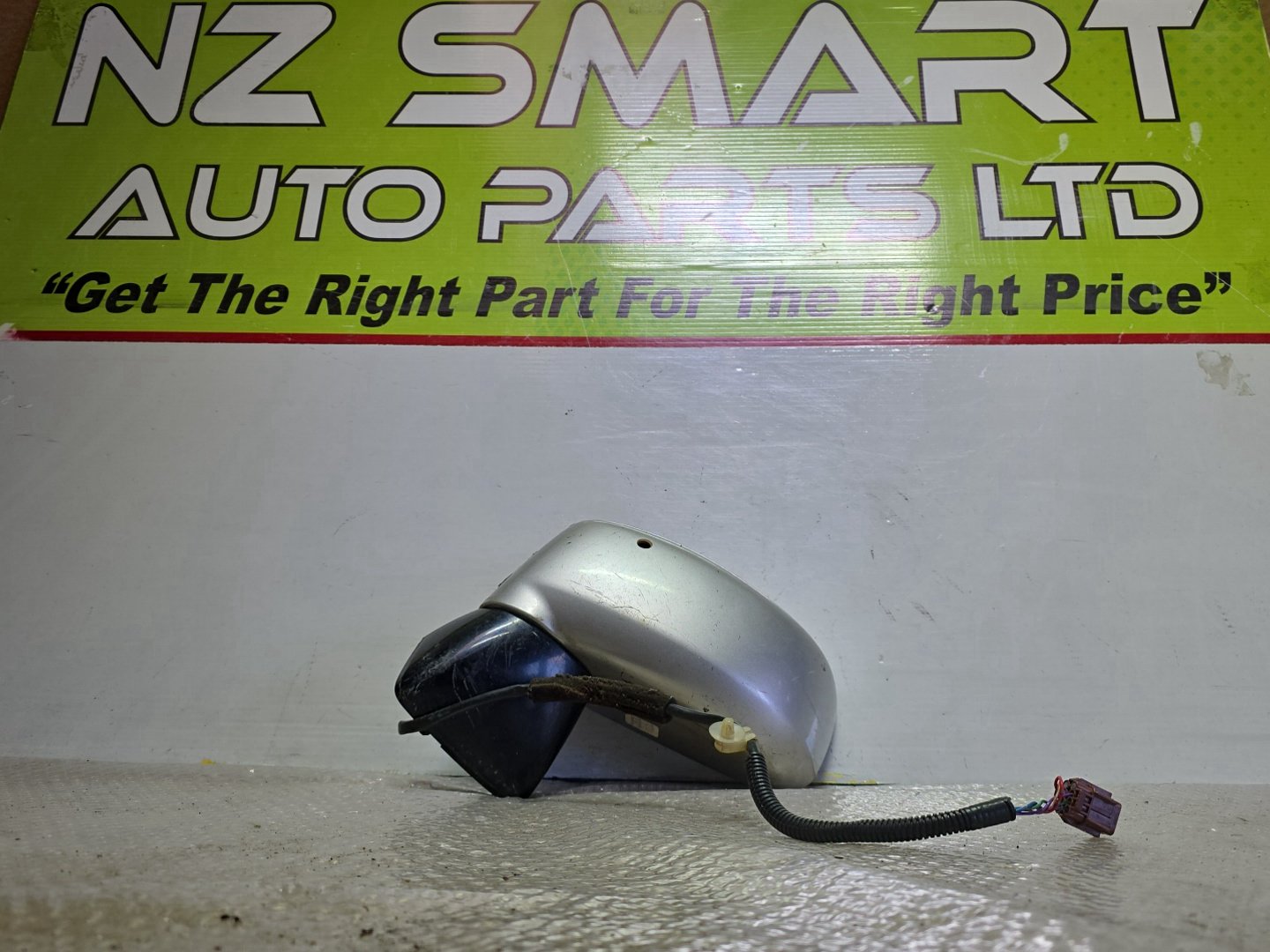 2008 Nissan Tiida- Left Door Mirror PN: 5 wires