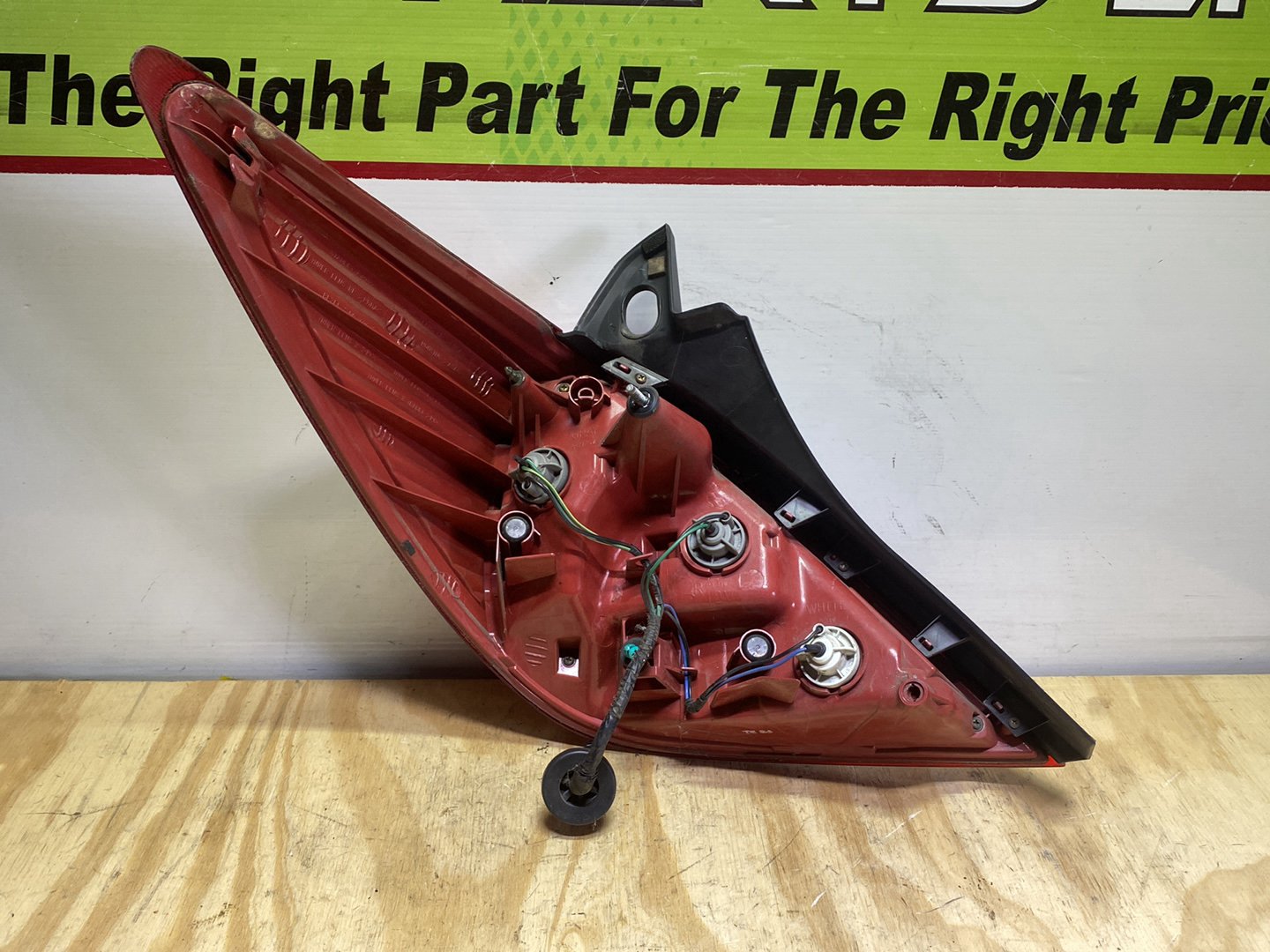 2007 Nissan Tiida C11 - Right Taillight PN: P4086