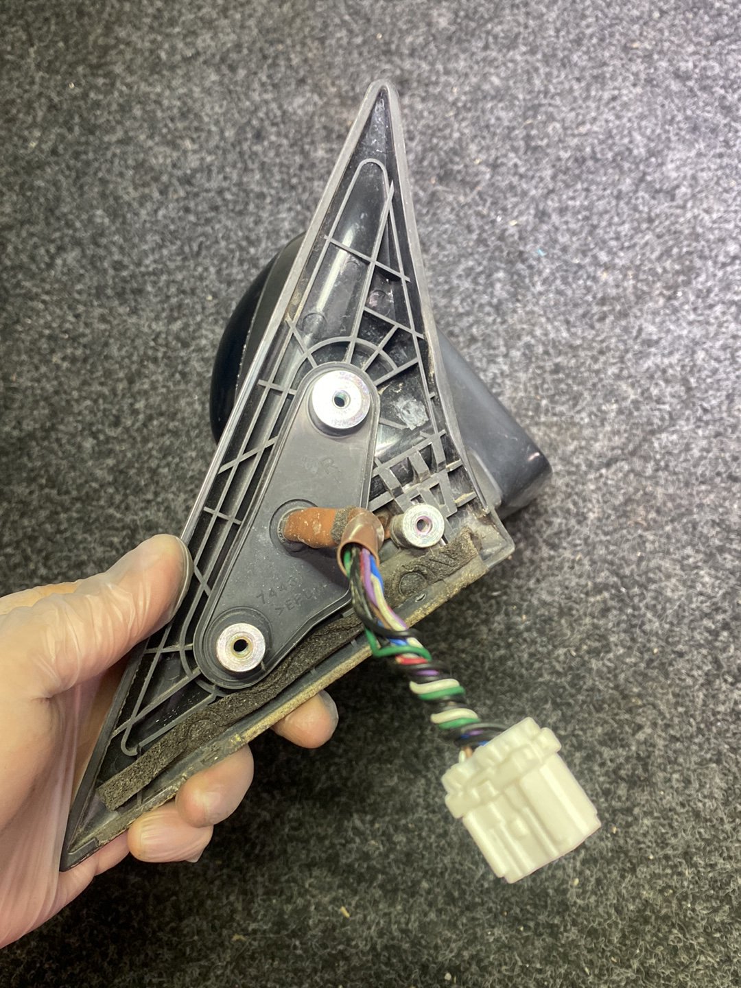 2007 Subaru Outback - Right Door Mirror PN: 9 wires