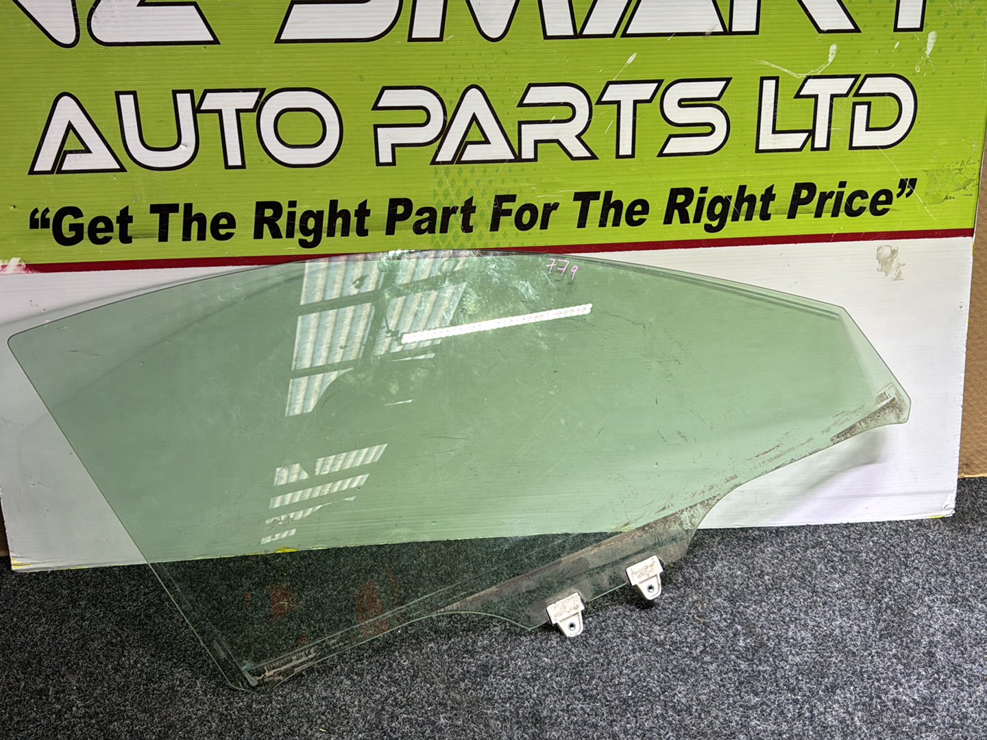 2013 Mazda CX-5 KE2AW - Right Front Door Glass PN: Tint Number M408