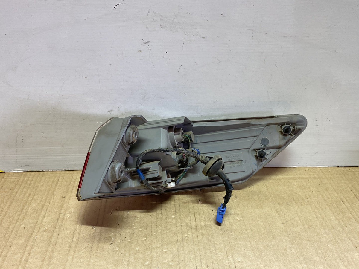 2011 Honda Odyssey - Left Taillight PN: Koito 220-17754