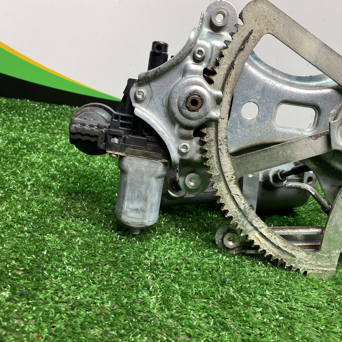 2006 Used Toyota Wish Right Front Window Regulator 6980168010/Motor 8571058010